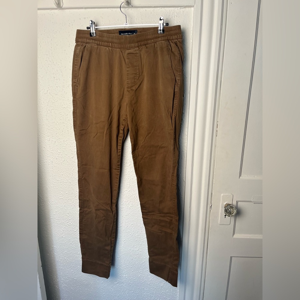 Abercrombie & Fitch Mens light brown  Chino-style pants​